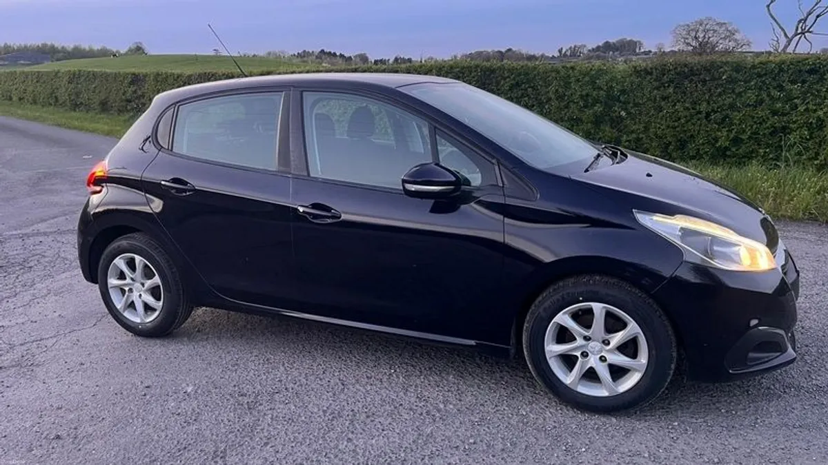 2016 Peugeot 208 - Image 4