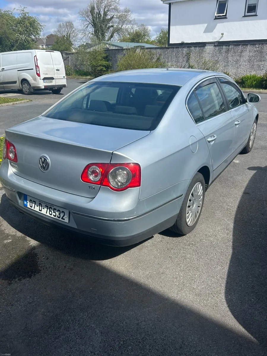 VW Passat 2007 - Image 2