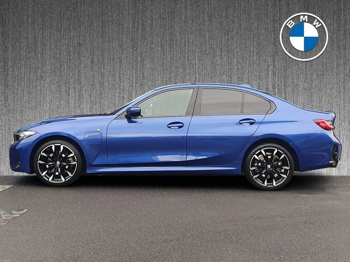 BMW 3-Series 330e M Sport Saloon - Image 4