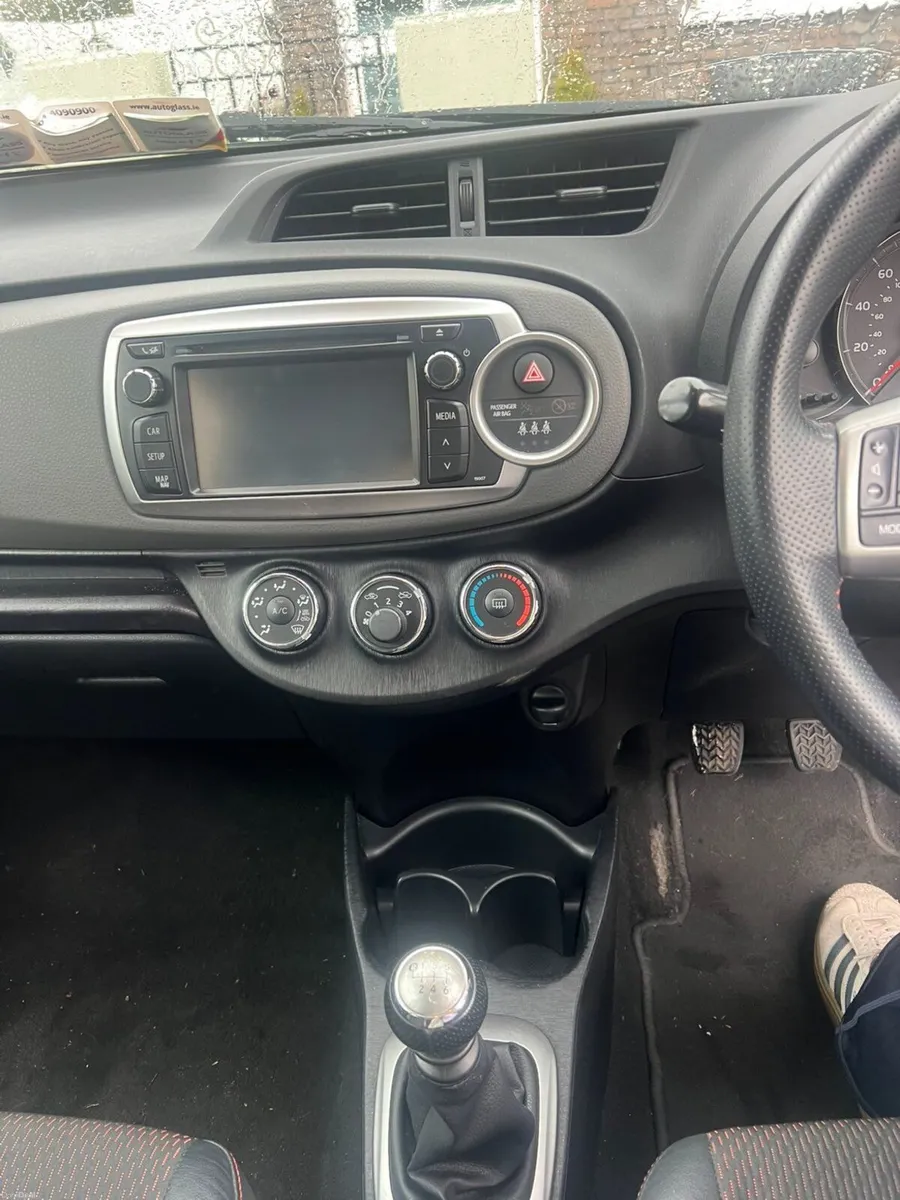 Toyota Yaris 2013 - Image 4