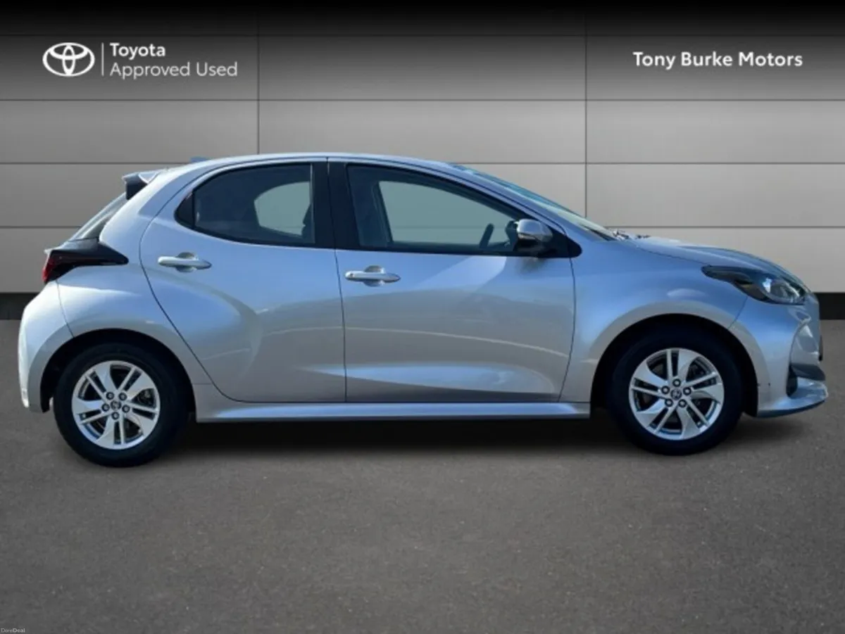 Toyota Yaris - Hybrid - New Generation - Luna Edit - Image 3