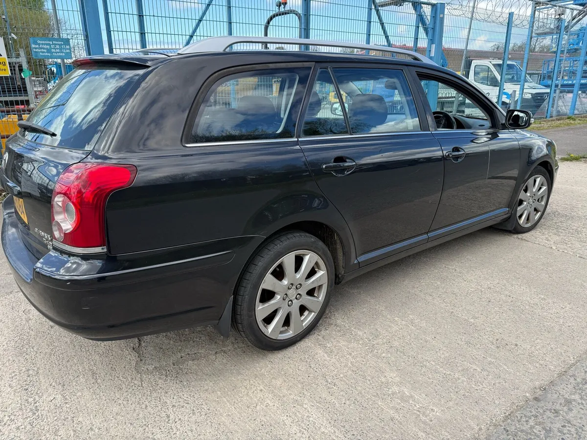 2009 Toyota Avensis Estate Diesel - Image 2
