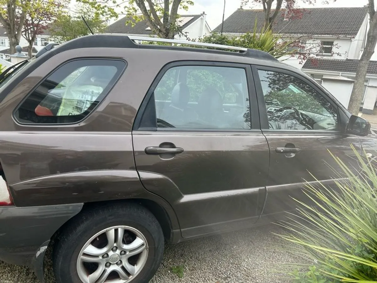 2009 Kia Sportage - Image 2