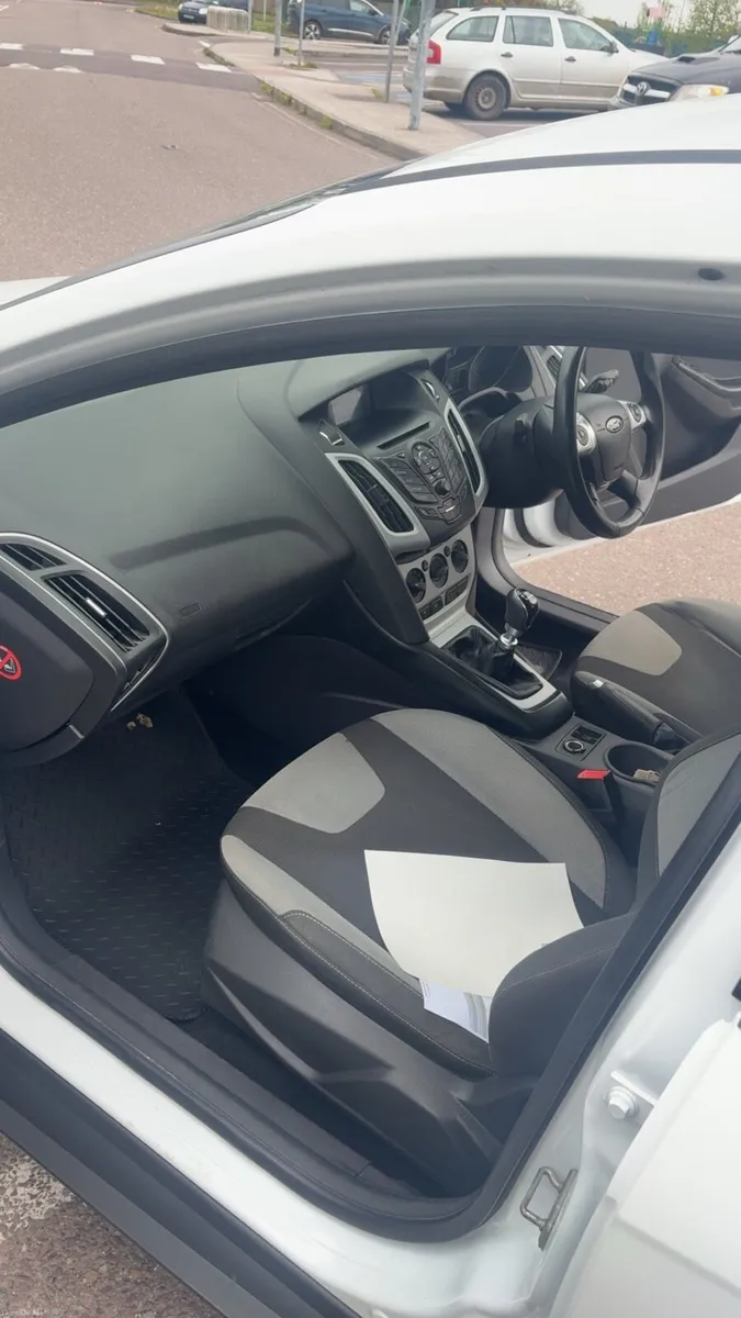 Ford focus - Image 4