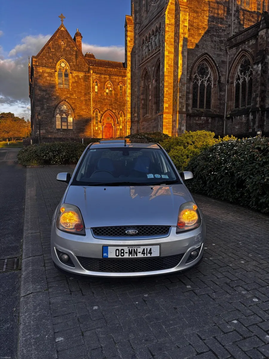 2008 Ford Fiesta 1.2 Zetec LOW MILEAGE - Image 2