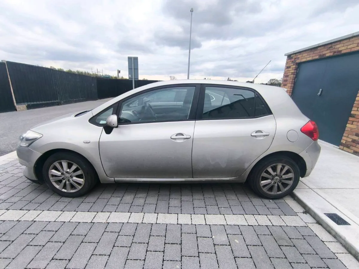 AURIS 2007 - Image 2