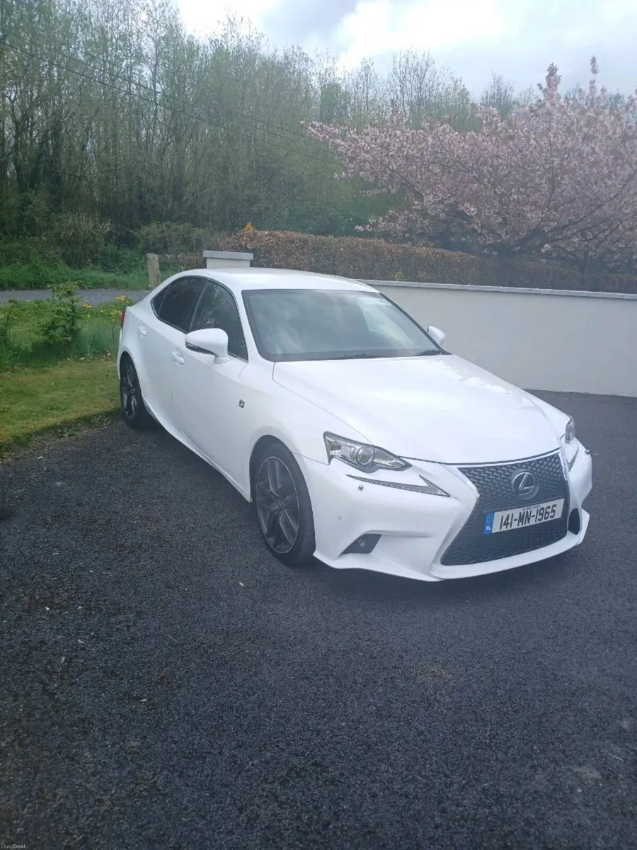 LEXUS IS300 H 2.5 F Sport in Pearl White - Image 1