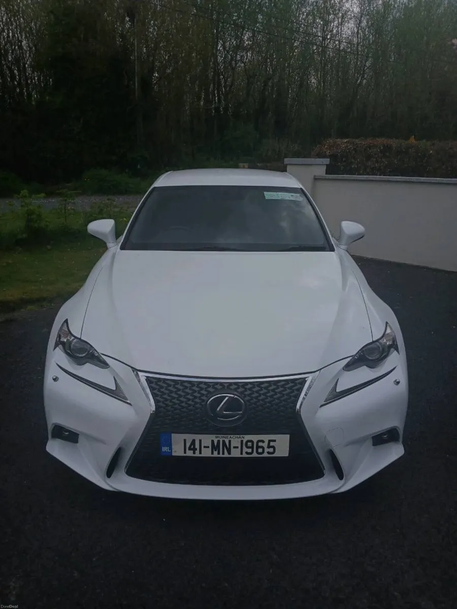 LEXUS IS300 H 2.5 F Sport in Pearl White - Image 3
