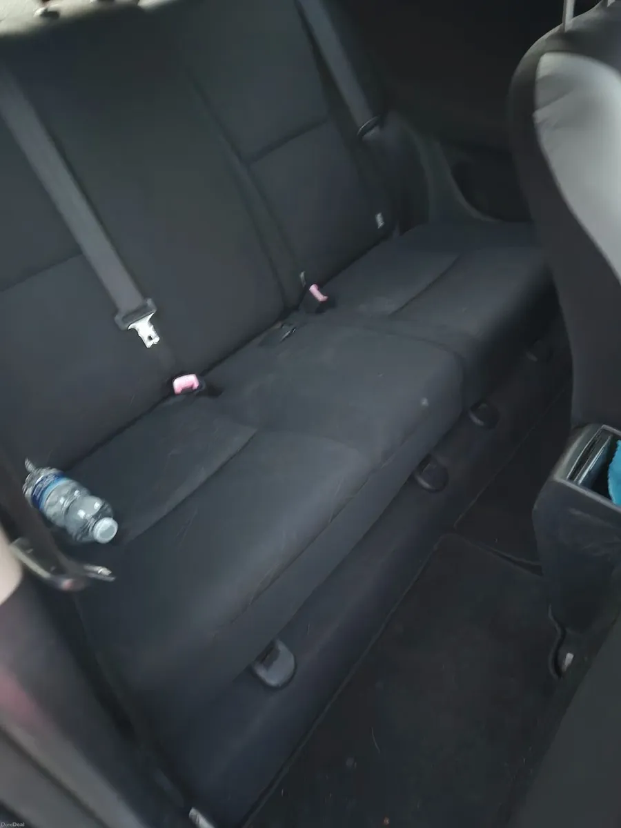 Toyota Auris 2007 - Image 1