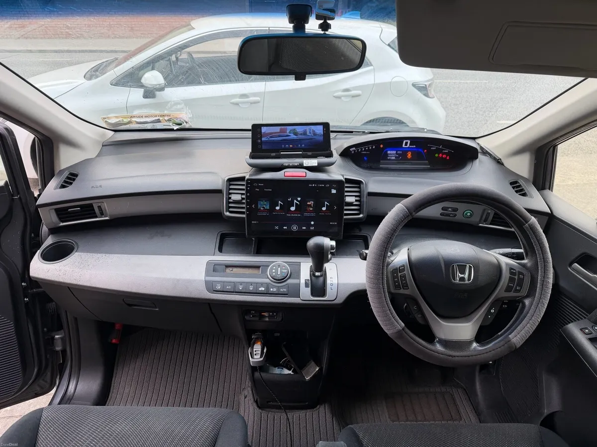 Honda freed hybrid 2012 - Image 4