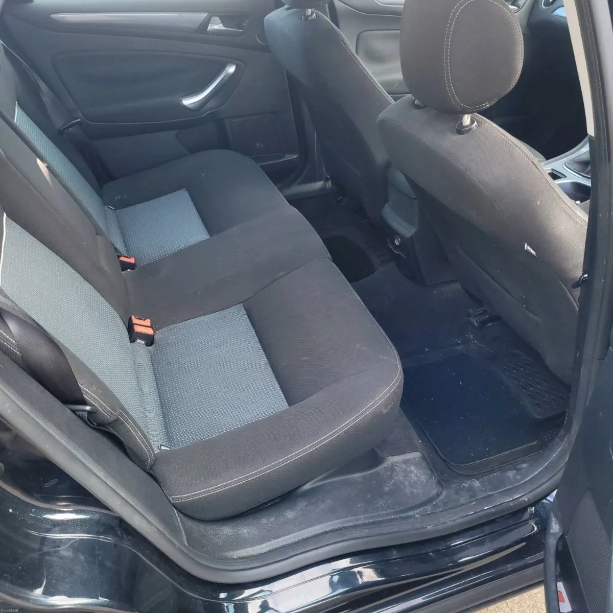 Ford mondeo - Image 2