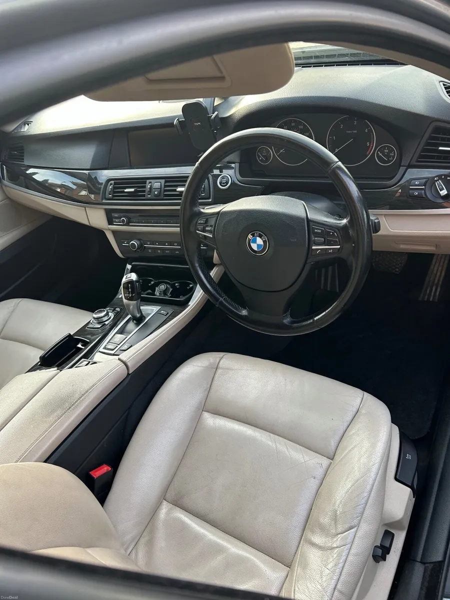 BMW 5-Series 2011 - Image 3