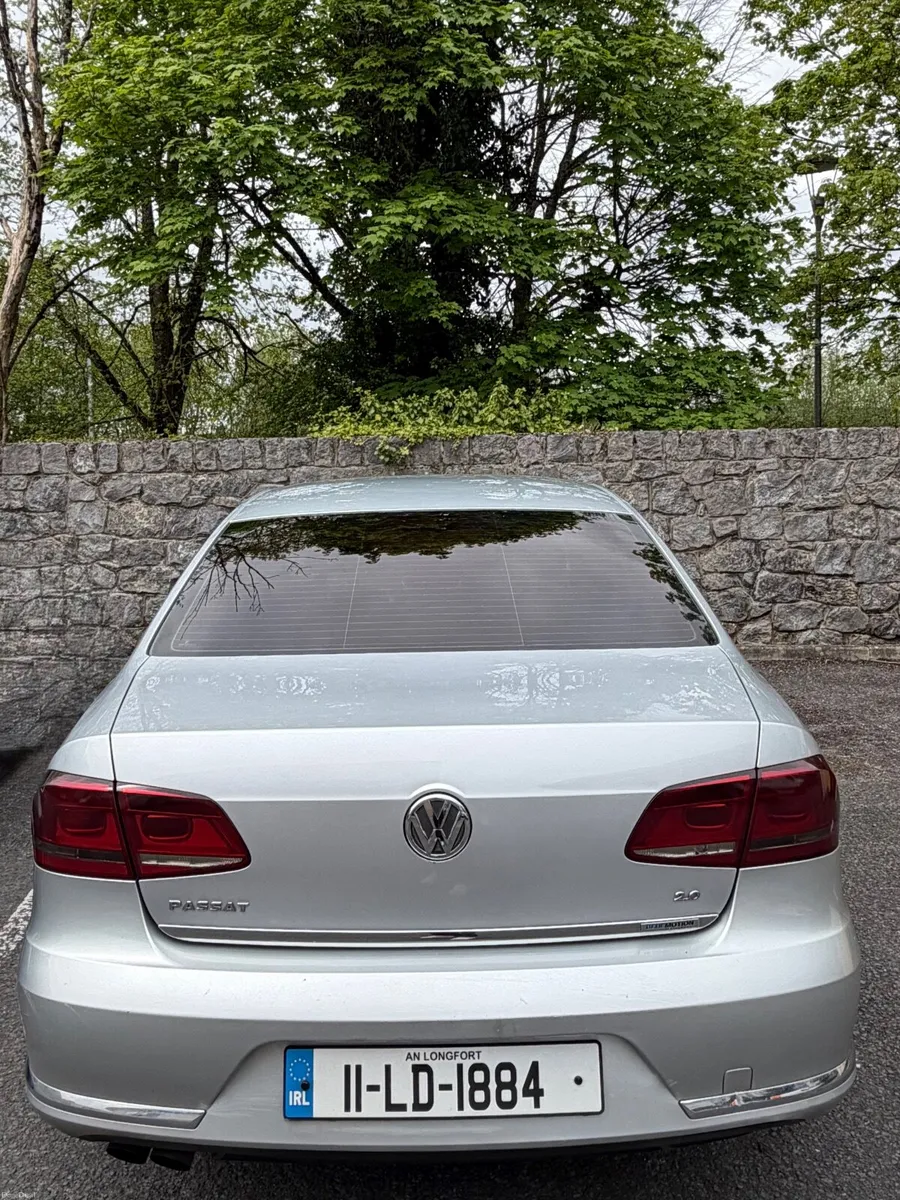 Volkswagen Passat 2011 - Image 3