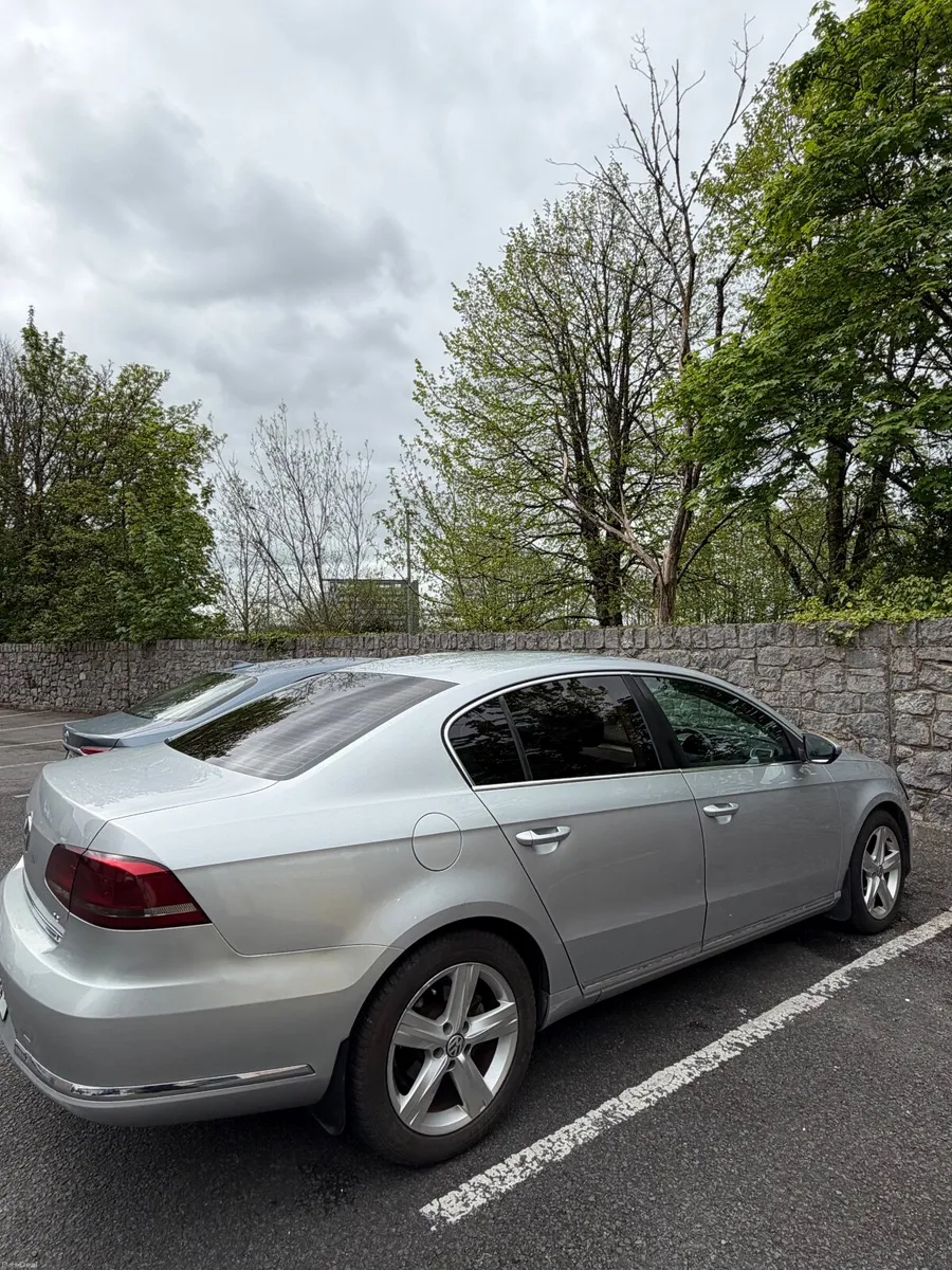 Volkswagen Passat 2011 - Image 4
