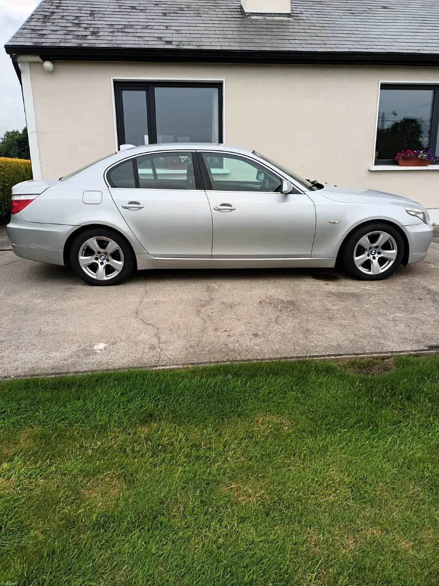 BMW 5-Series 2009 - Automatic - Image 1