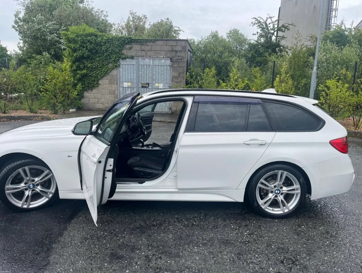 BMW 320 M Sport Estate - Image 2