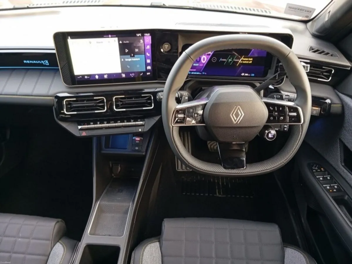 Renault 4 iconic 52kWh 150hp (DEMO) - Image 3