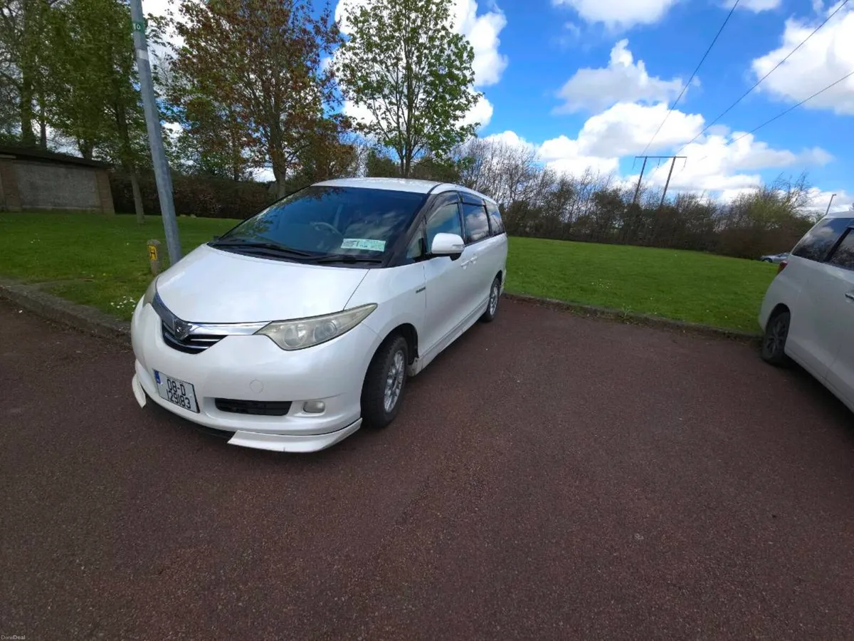 Toyota Estima Hybrid - Image 2