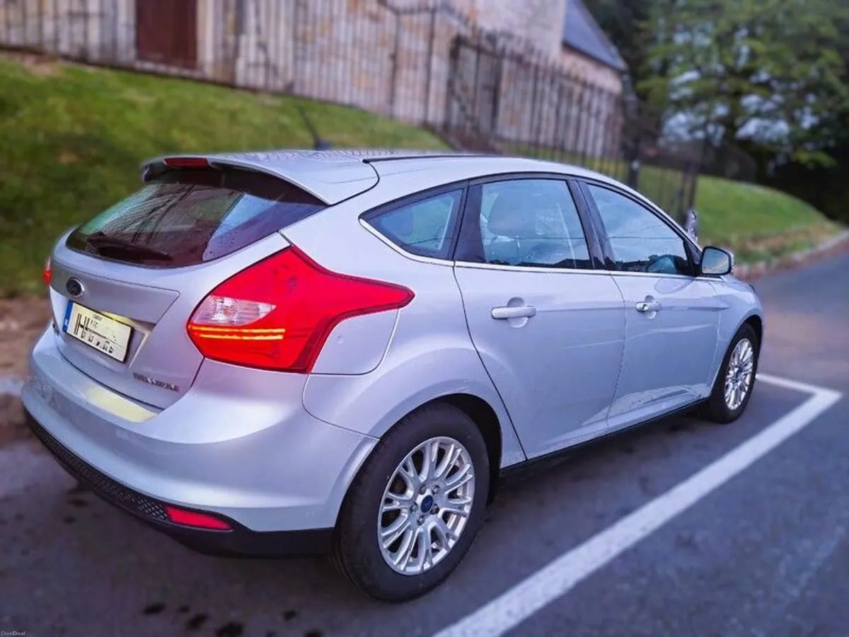 2011 Ford Focus Titanium - Image 2