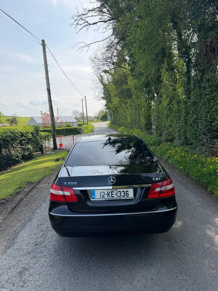 Executive Mercedes-Benz E-Class - Image 2