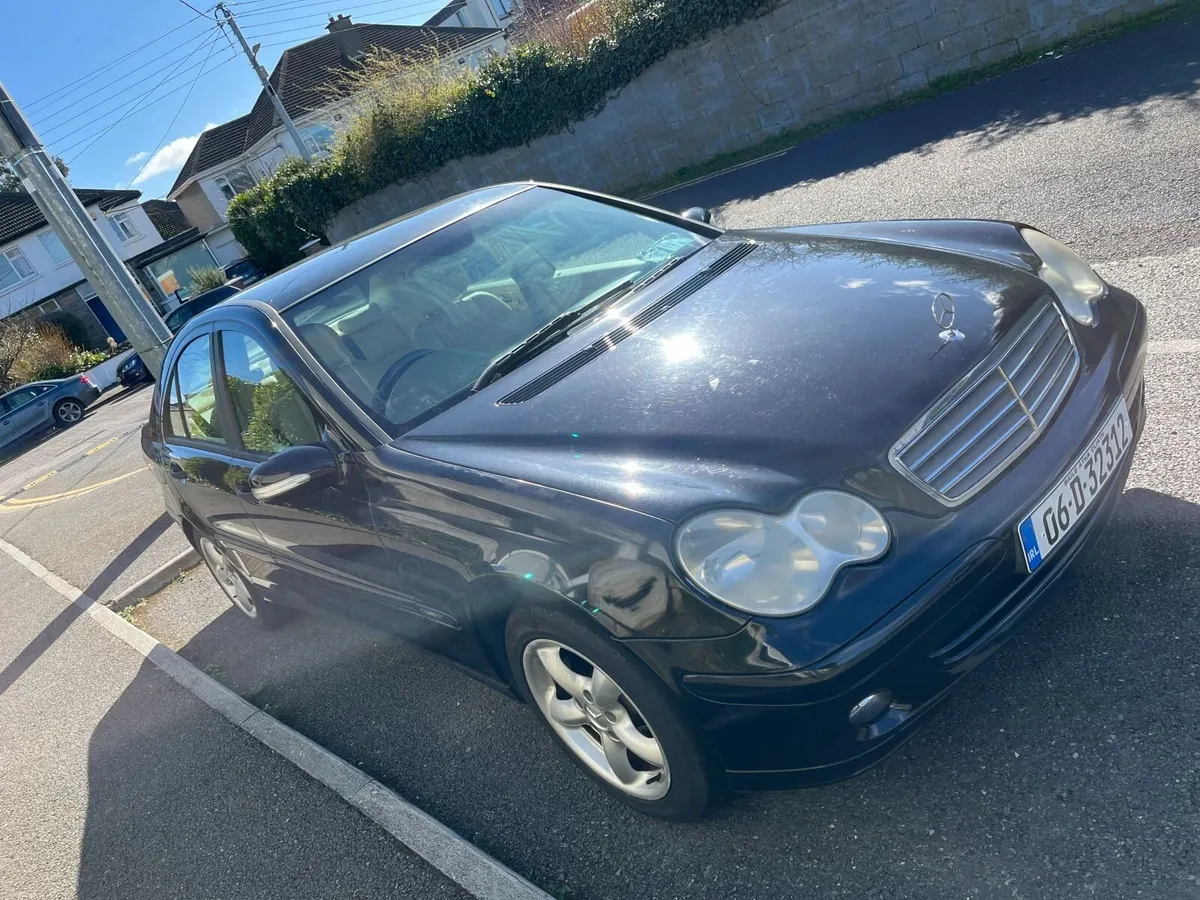 Mercedes-Benz C-Class 2006 - Image 4