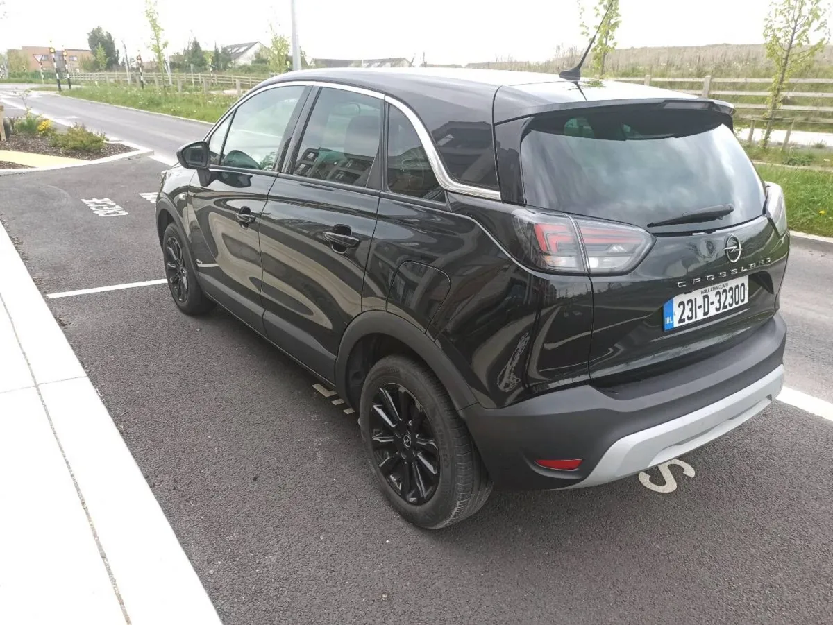 Opel Crossland 2023 SRI 1.2 110PS 6SPD - Image 3