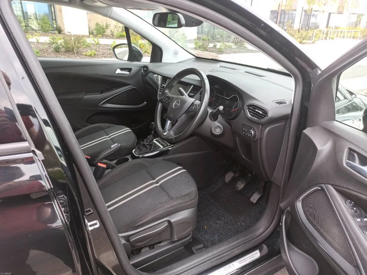 Opel Crossland 2023 SRI 1.2 110PS 6SPD - Image 6