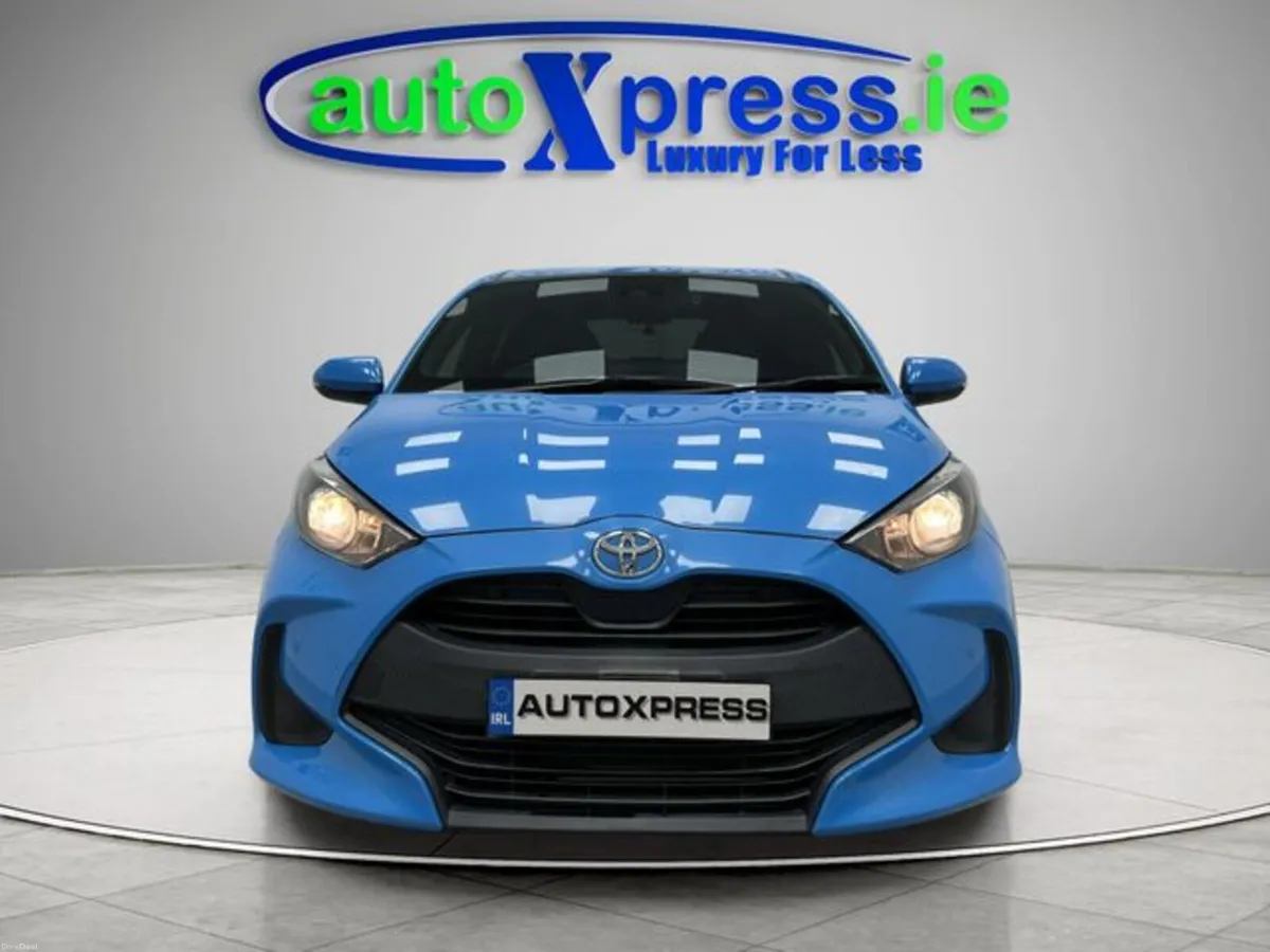 Toyota Yaris X ULTRA LOW MILEAGE, Reversing camera - Image 3
