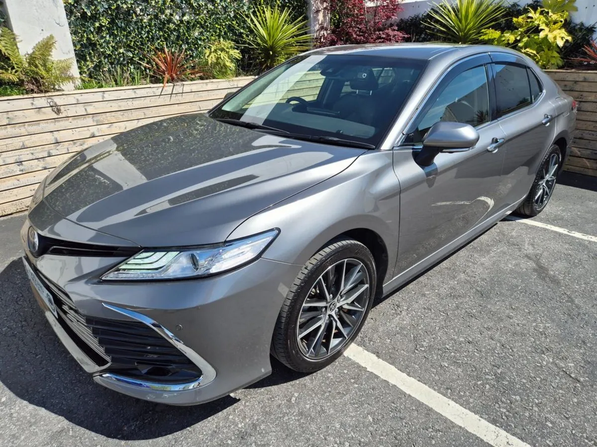 Toyota Camry 2.5 HYBRID / SOL G-PACK HIGH SPEC / L - Image 3