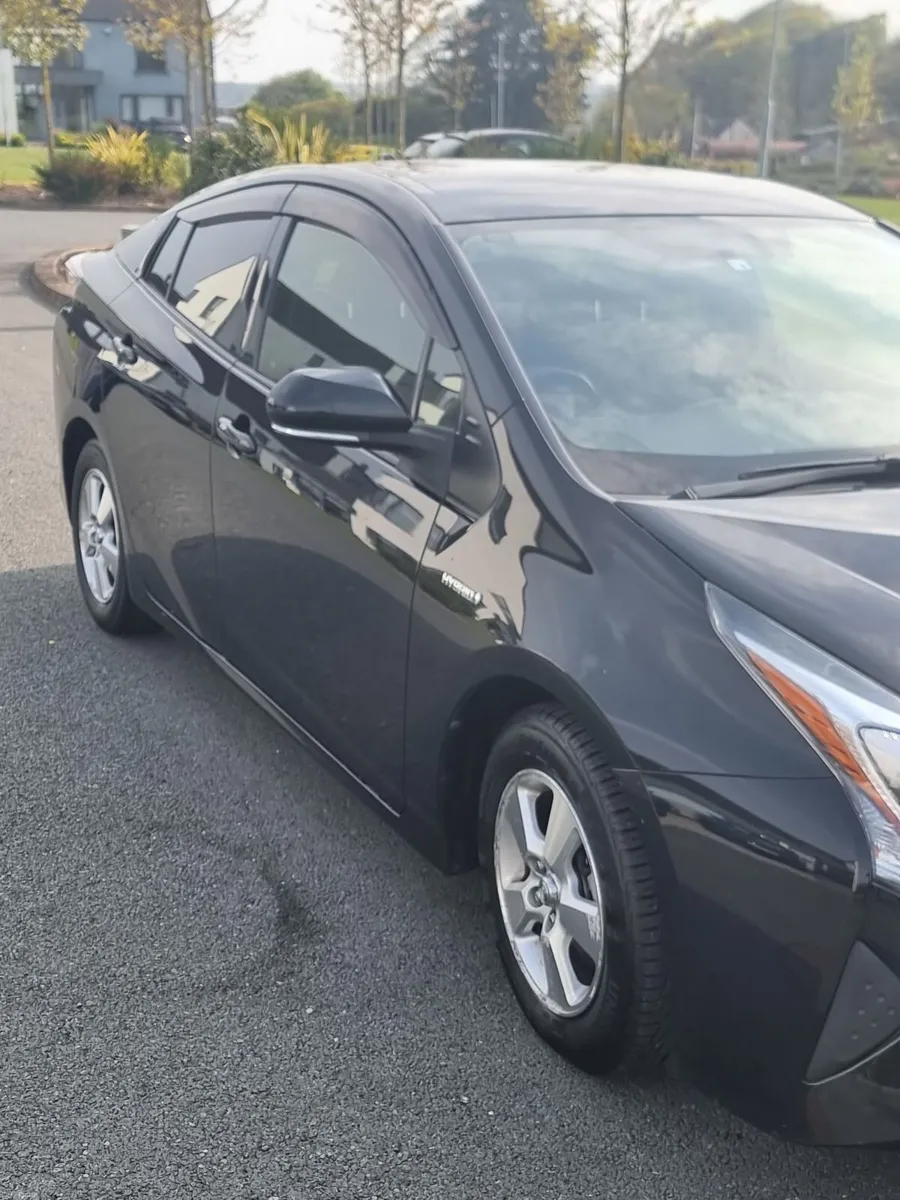 Toyota Prius 2016 - Image 1