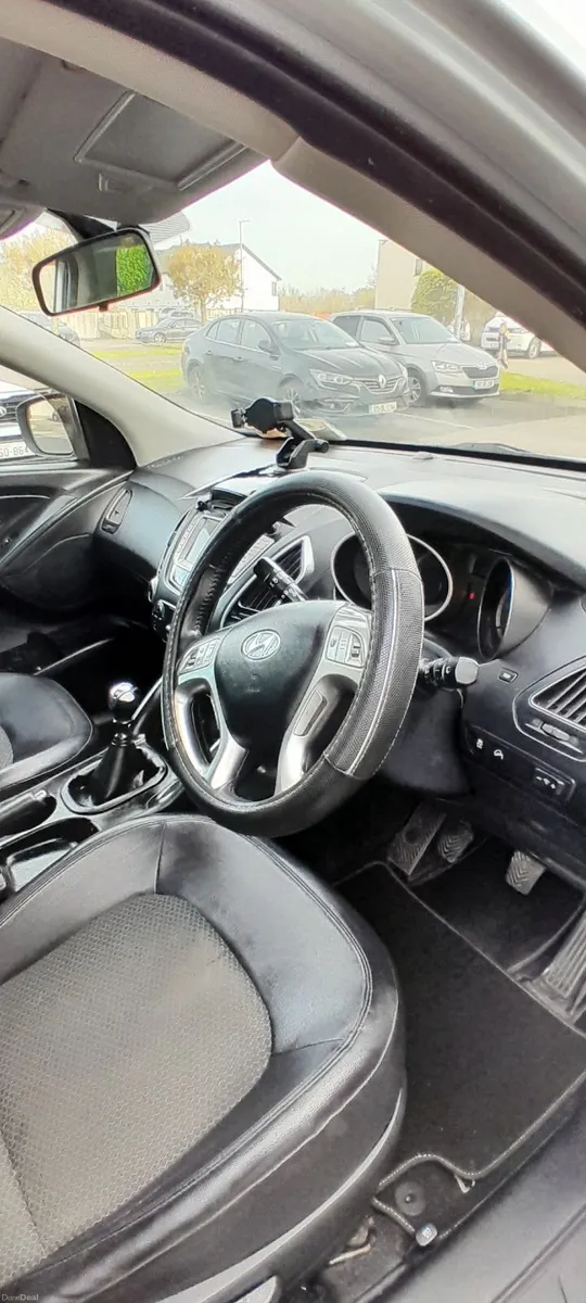 Hyundai ix35 Premium 2 WD 5 DR - 2011 - Image 3