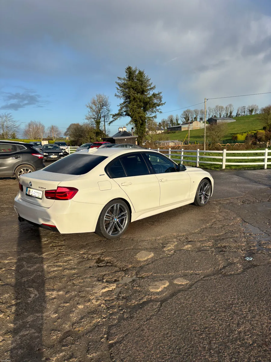 BMW 3-Series 2018 Msport shadow edition - Image 3