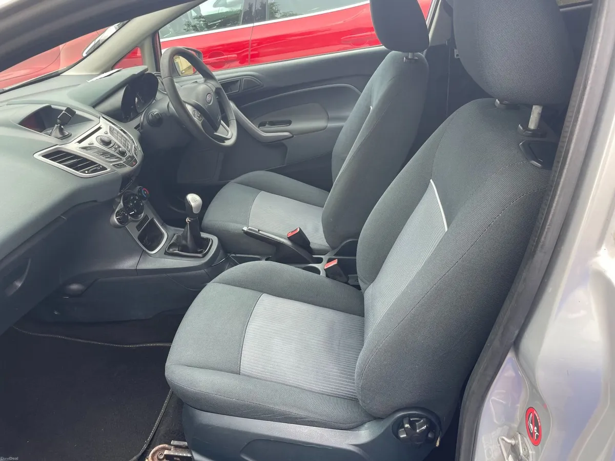 Ford Fiesta 2011 - Image 4