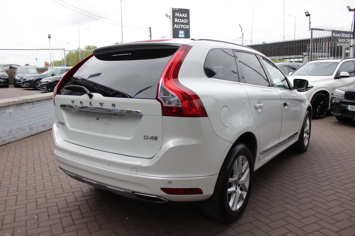 2.0D4 SE LUXURY EDITION  5DR ESTATE AUTO // HUGE S - Image 4