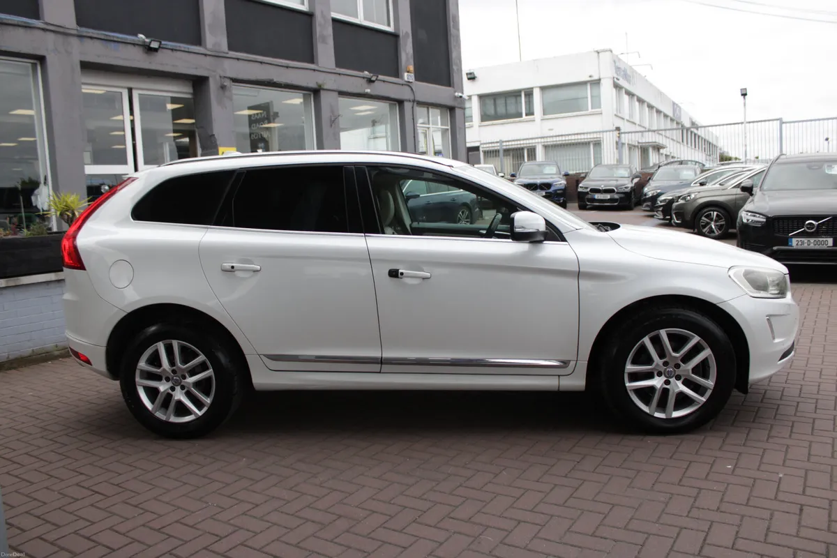 2.0D4 SE LUXURY EDITION  5DR ESTATE AUTO // HUGE S - Image 3