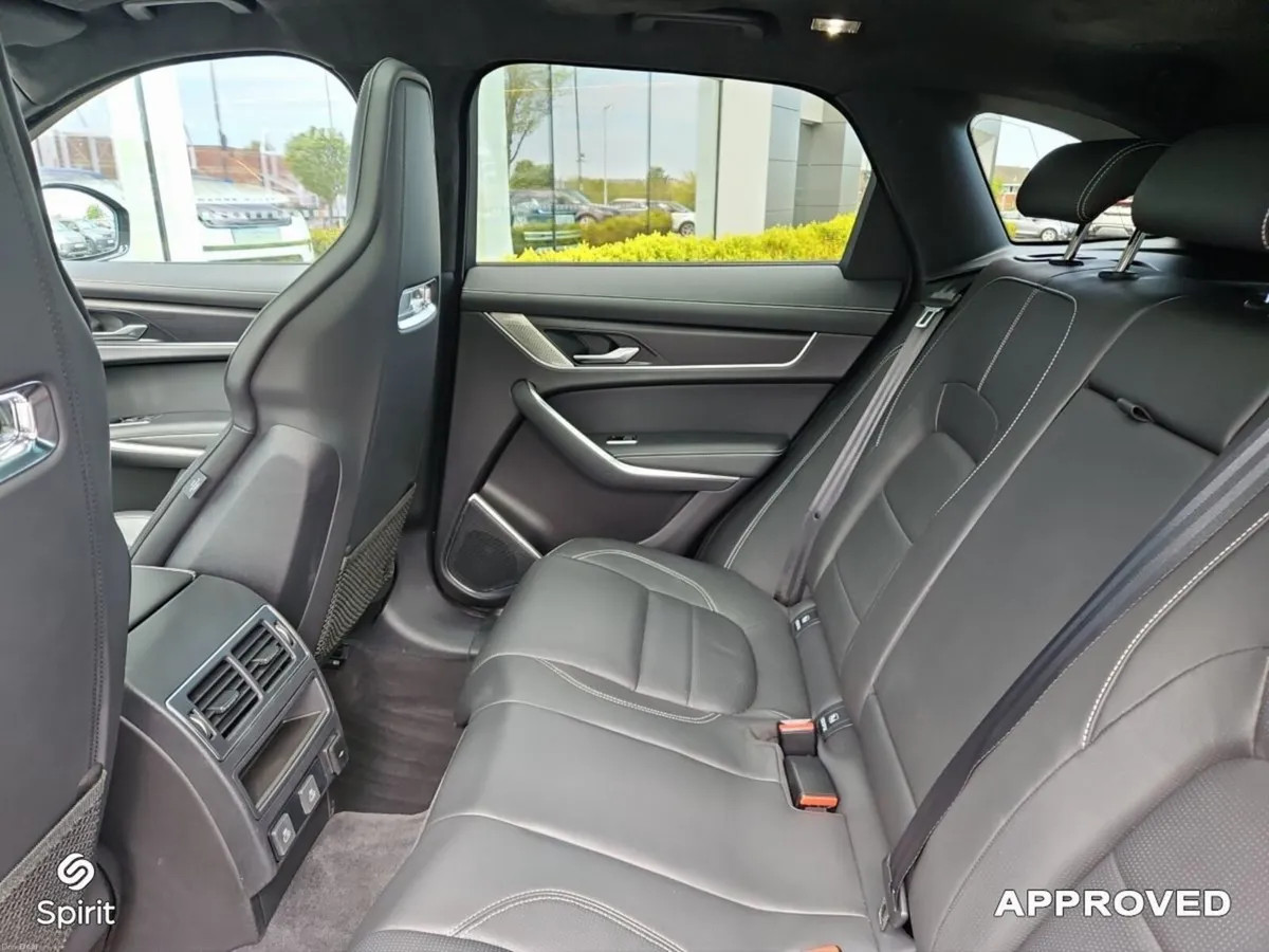 Jaguar F-Pace 2.0 PHEV R-Dynamic HSE - Image 5