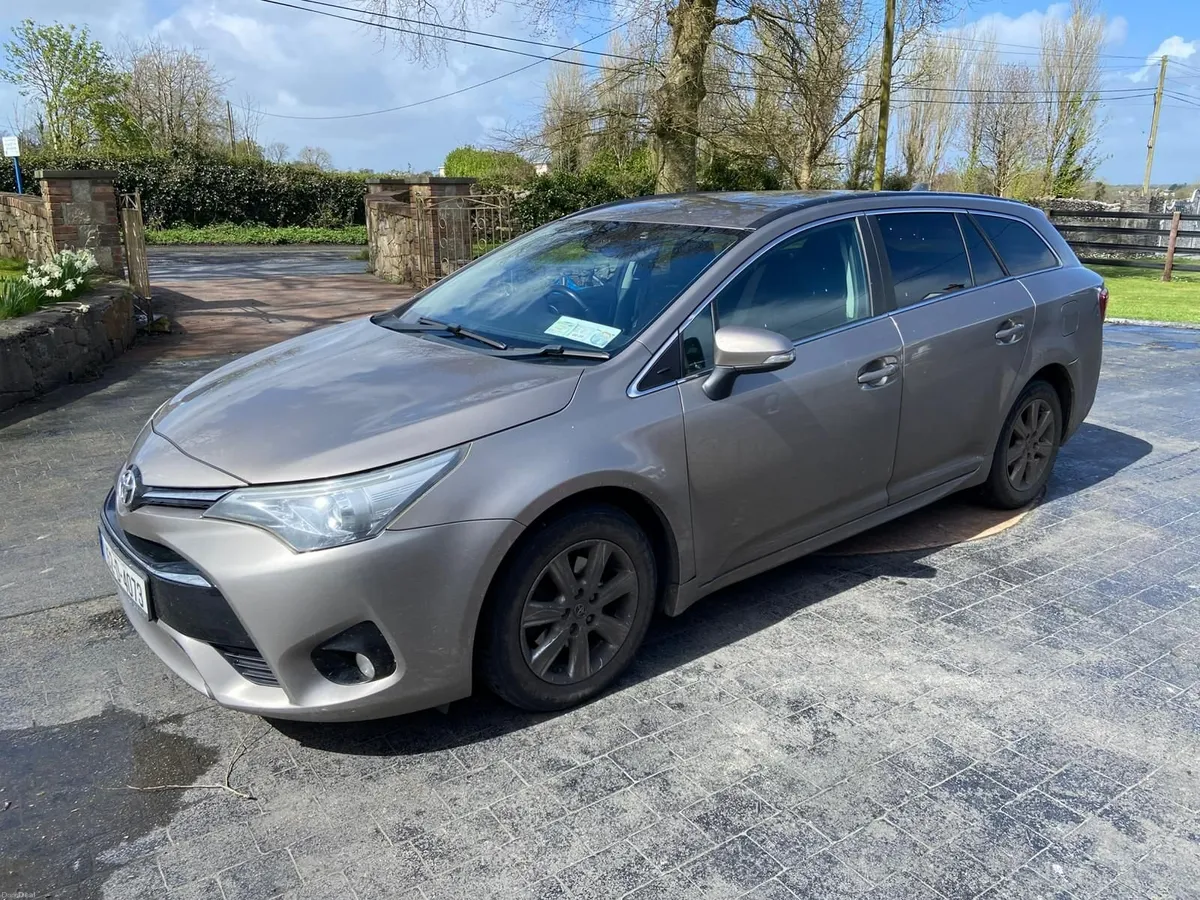 Sold - pending ..2015 Toyota Avensis Estate - Image 3
