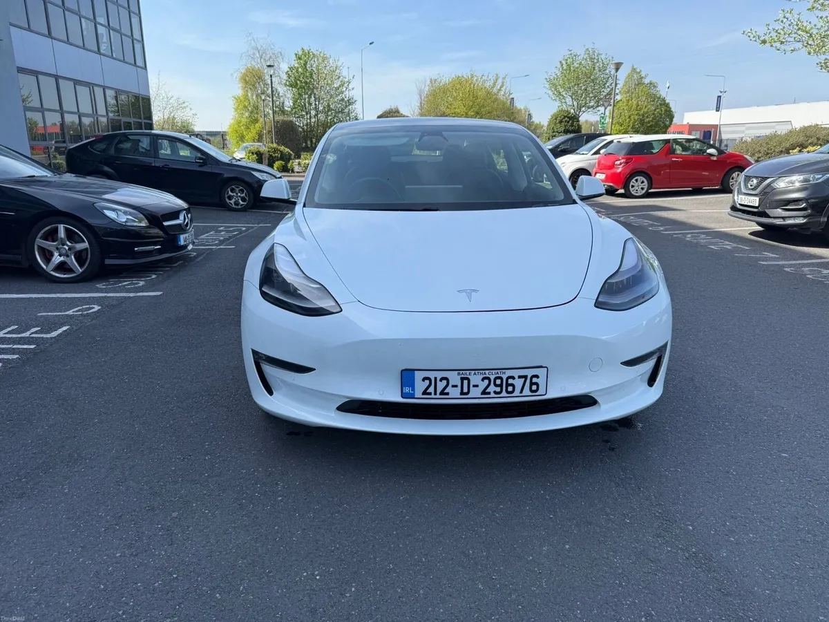 Tesla Model 3 LONG RANGE AWD - Image 4