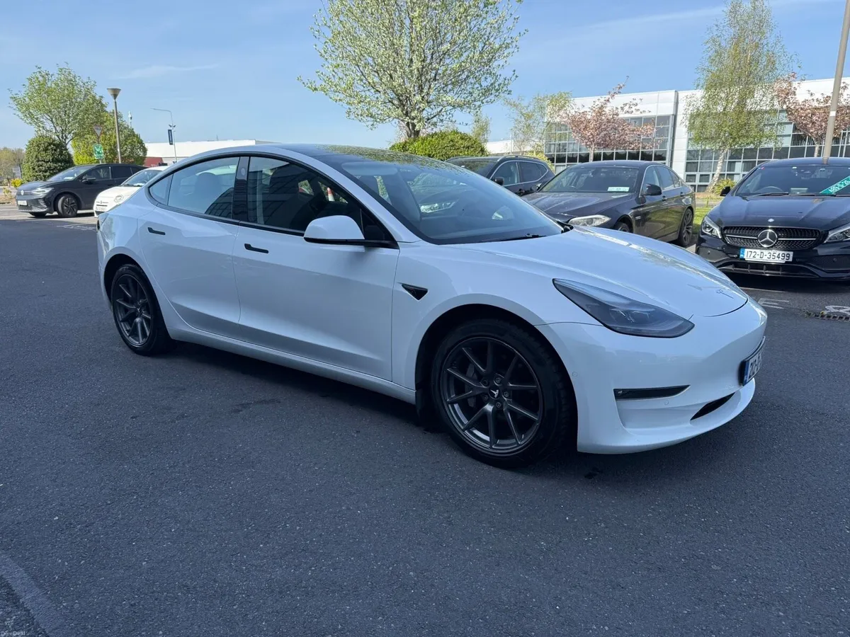 Tesla Model 3 LONG RANGE AWD - Image 2