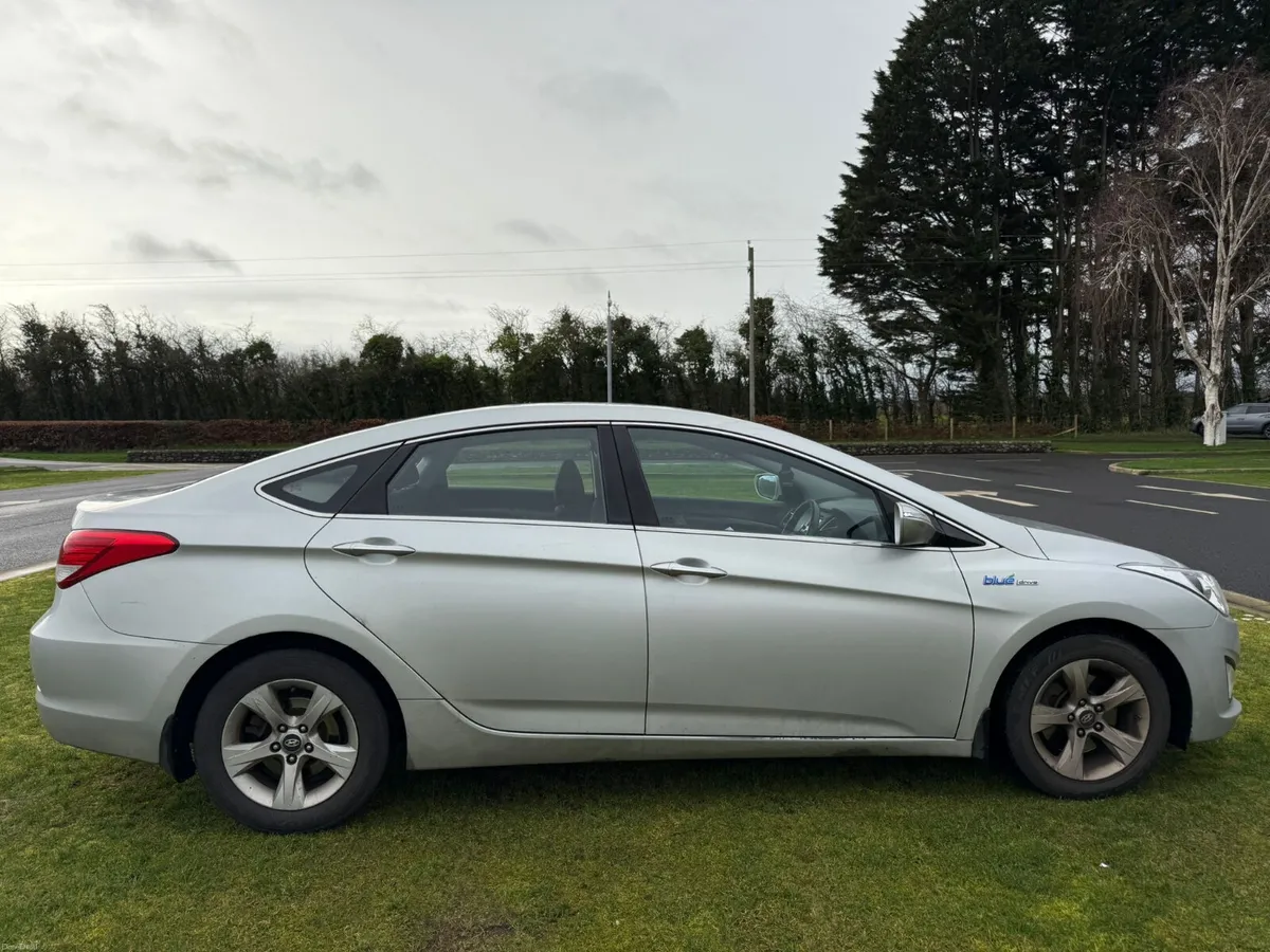 HIGH SPEC EXEC NCT 08/26 TAX 08/26 - Image 4