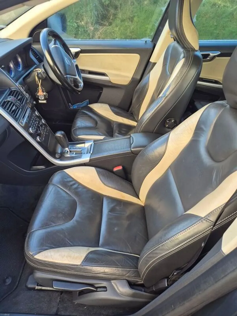 2010 Volvo Xc60 - Image 3