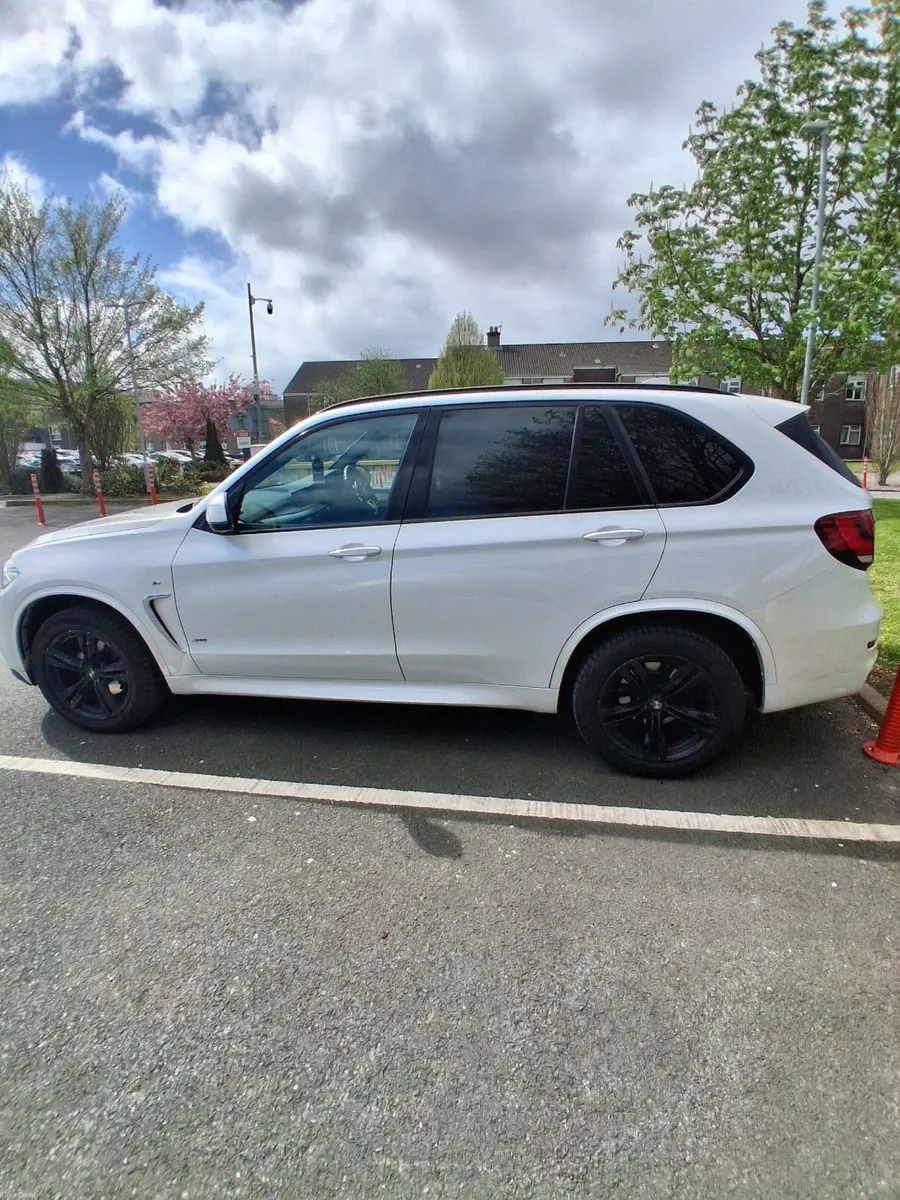 BMW X5 2015 - Image 1