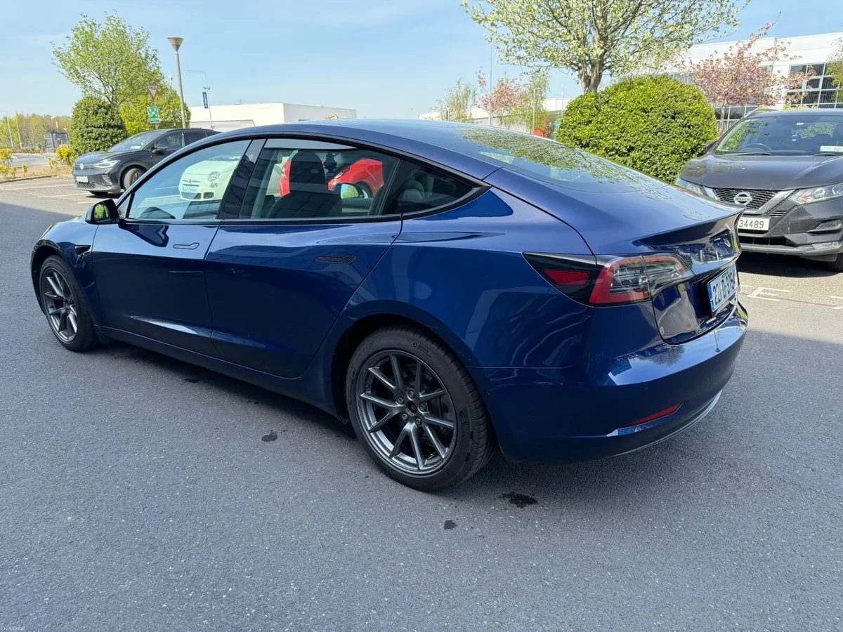 Tesla Model 3 LONG RANGE AWD - Image 3