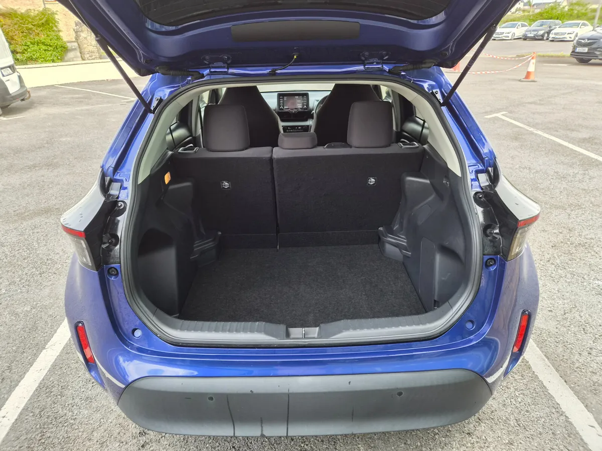 Toyota Yaris Cross 2022 1.5L Petrol Hybrid Auto - Image 4