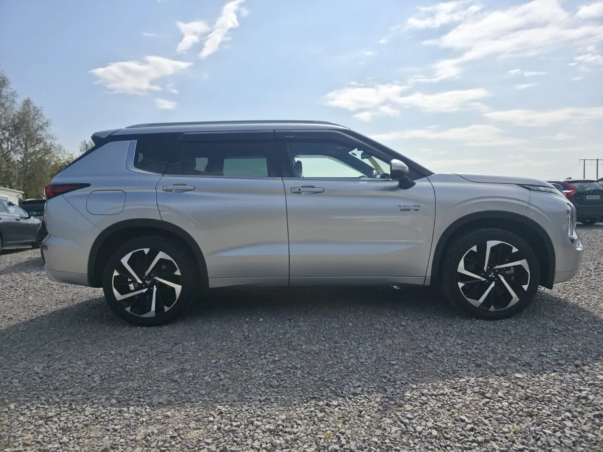 Mitsubishi Outlander 2022 - Image 6