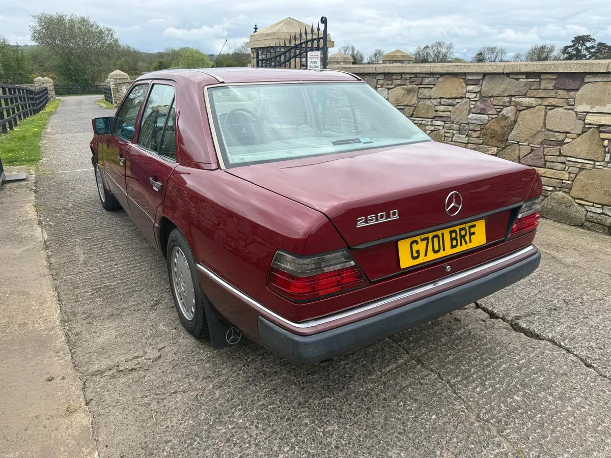 1990 Mercedes 124 Series 250 Diesel Automatic - Image 5