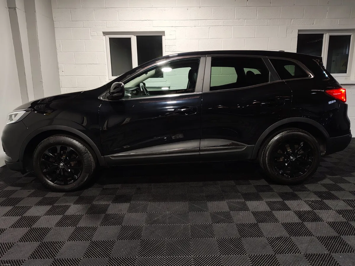 Renault Kadjar 2022 1.3 PETROL AUTOMATIC SUV WITH - Image 3