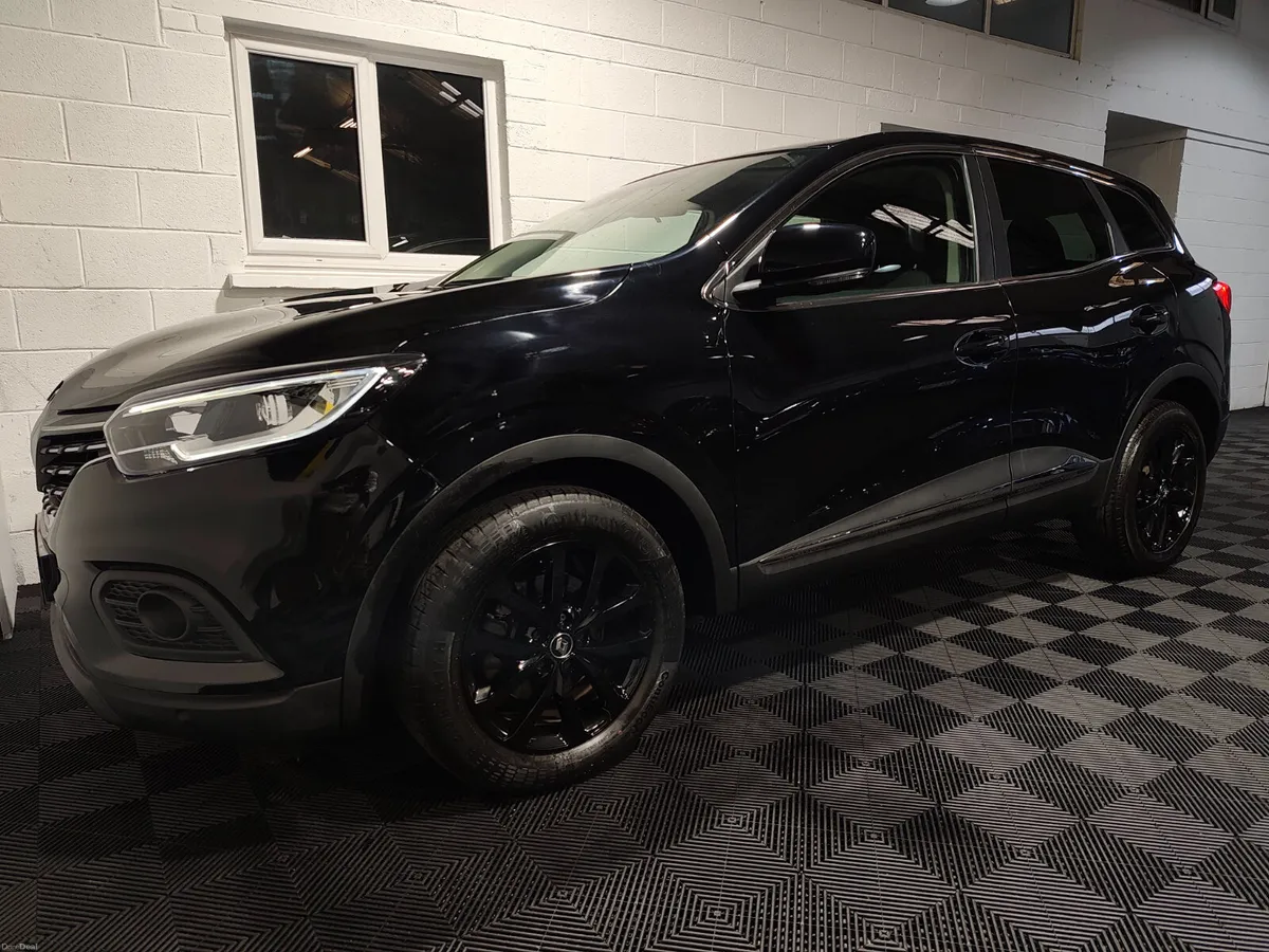 Renault Kadjar 2022 1.3 PETROL AUTOMATIC SUV WITH - Image 2