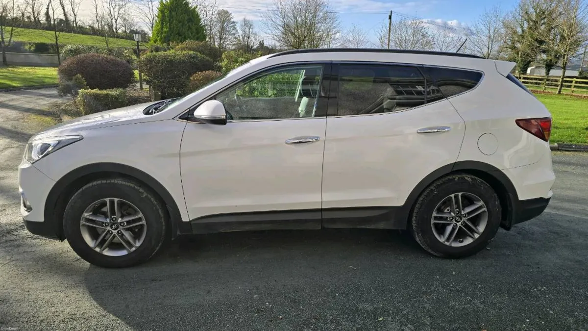 Hyundai Santa Fe Executive - Image 5