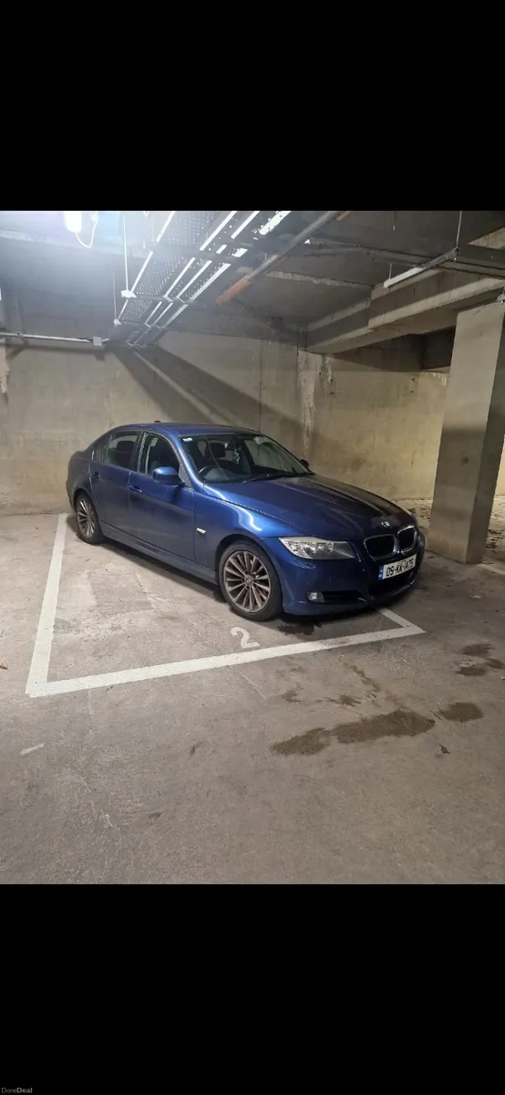 BMW 3-Series 2009 - Image 4